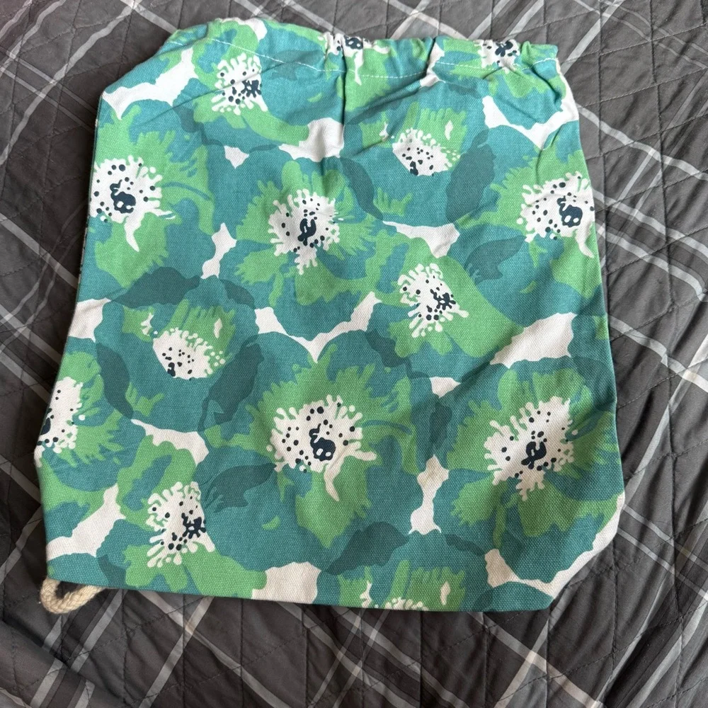 Hollywood Color Company Canvas Block Bag Floral Green Drawstring Backpack NWT